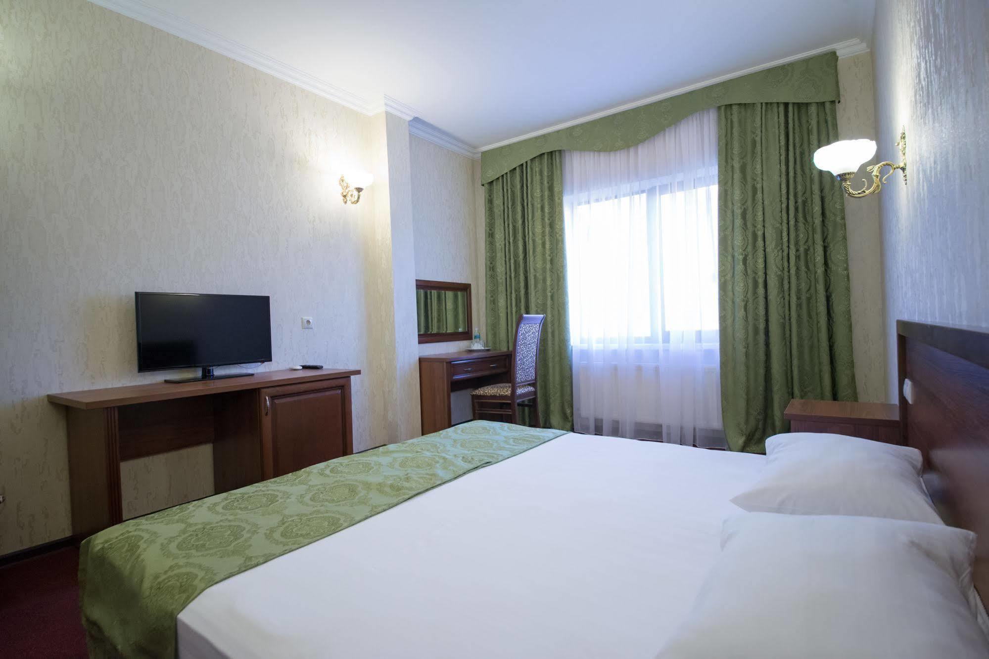 Avrora Hotel Krasnodar Luaran gambar